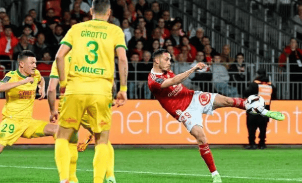 欧罗巴头名锁定战：里昂主场迎战前进之鹰，法甲劲旅对决荷甲黑马